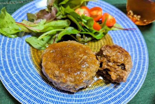 肉のイイジマ常陸牛ハンバーグ　盛り付け２